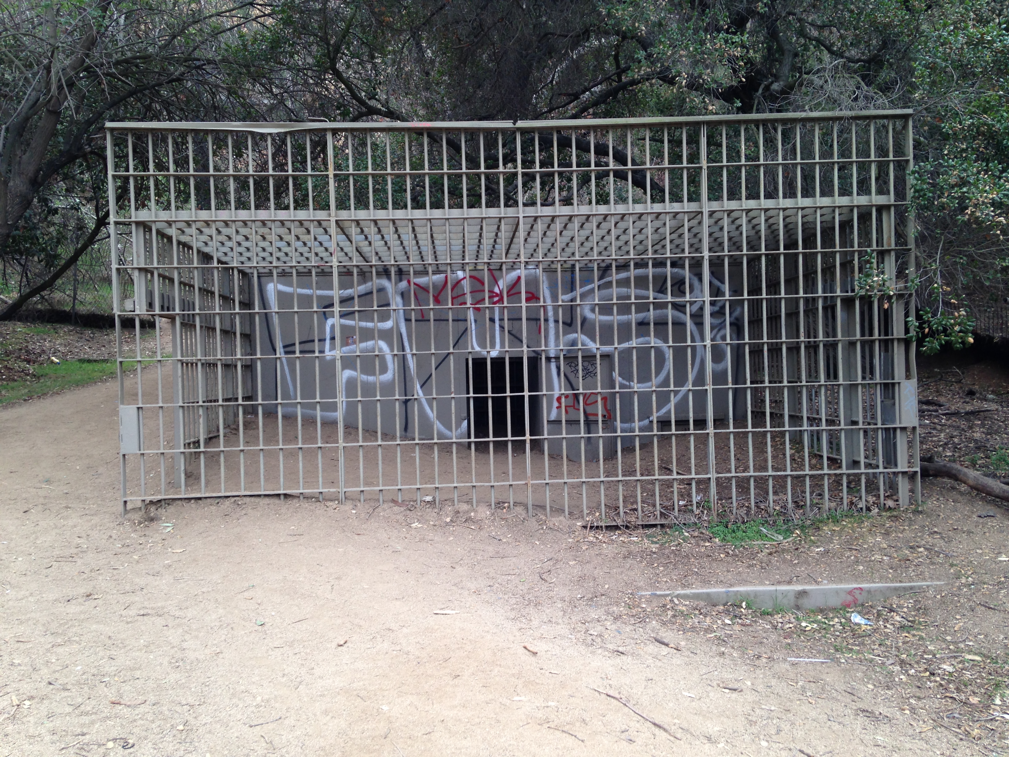 THE ABANDONED . ZOO: Party with the Ghosts of Dead Animals - California  Curiosities